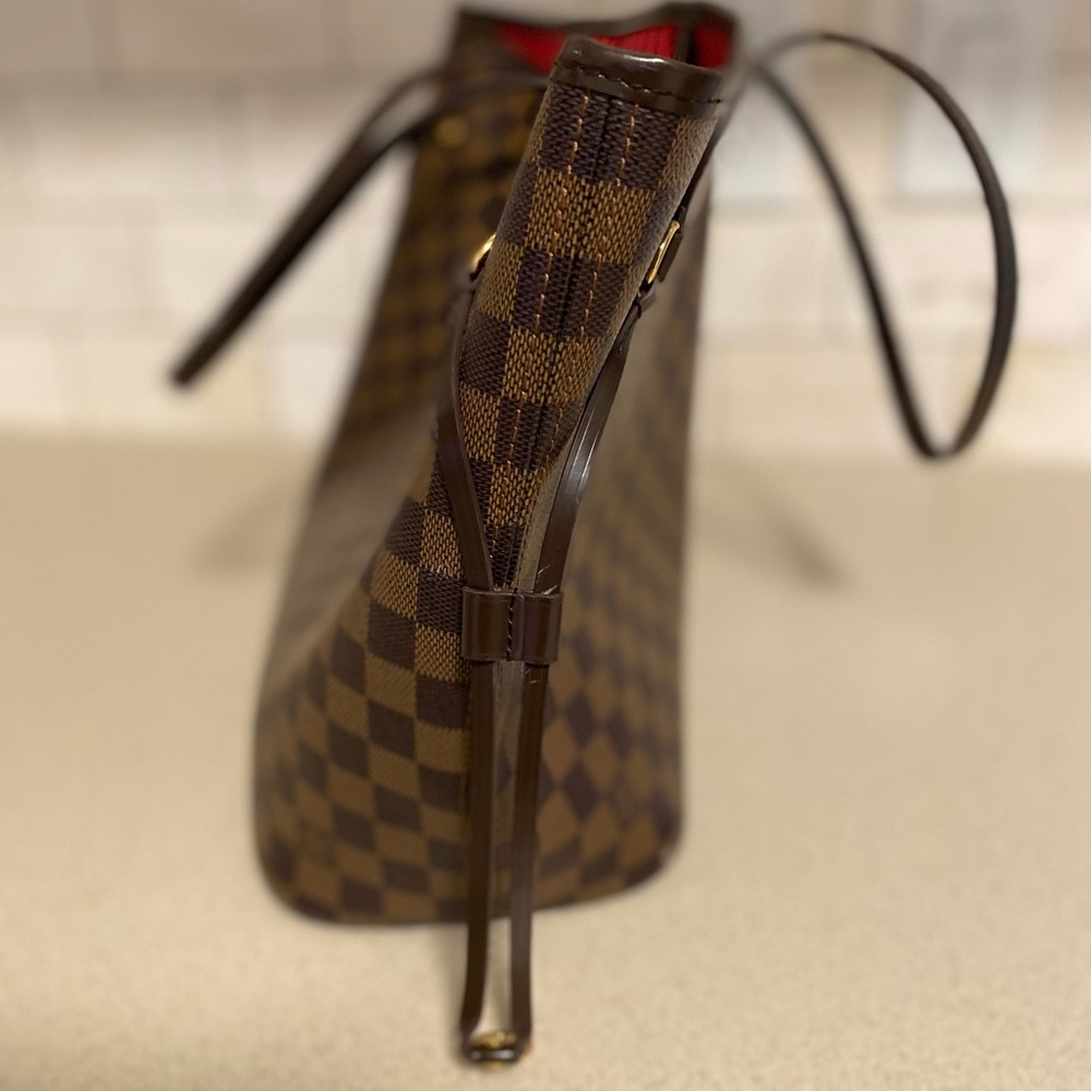 Louis Vuitton Neverfull - Picture 4 of 16